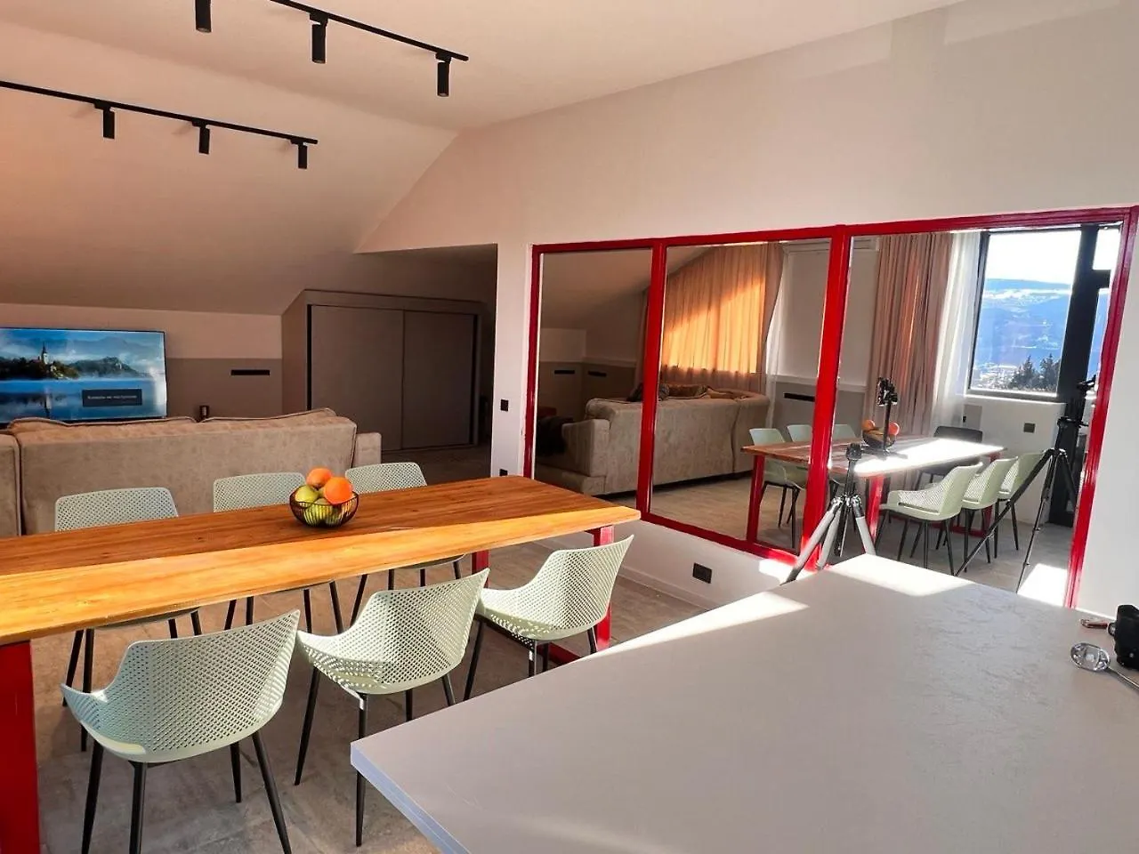 Niabi 3Bdr Mansard With City View 트빌리시 아파트
