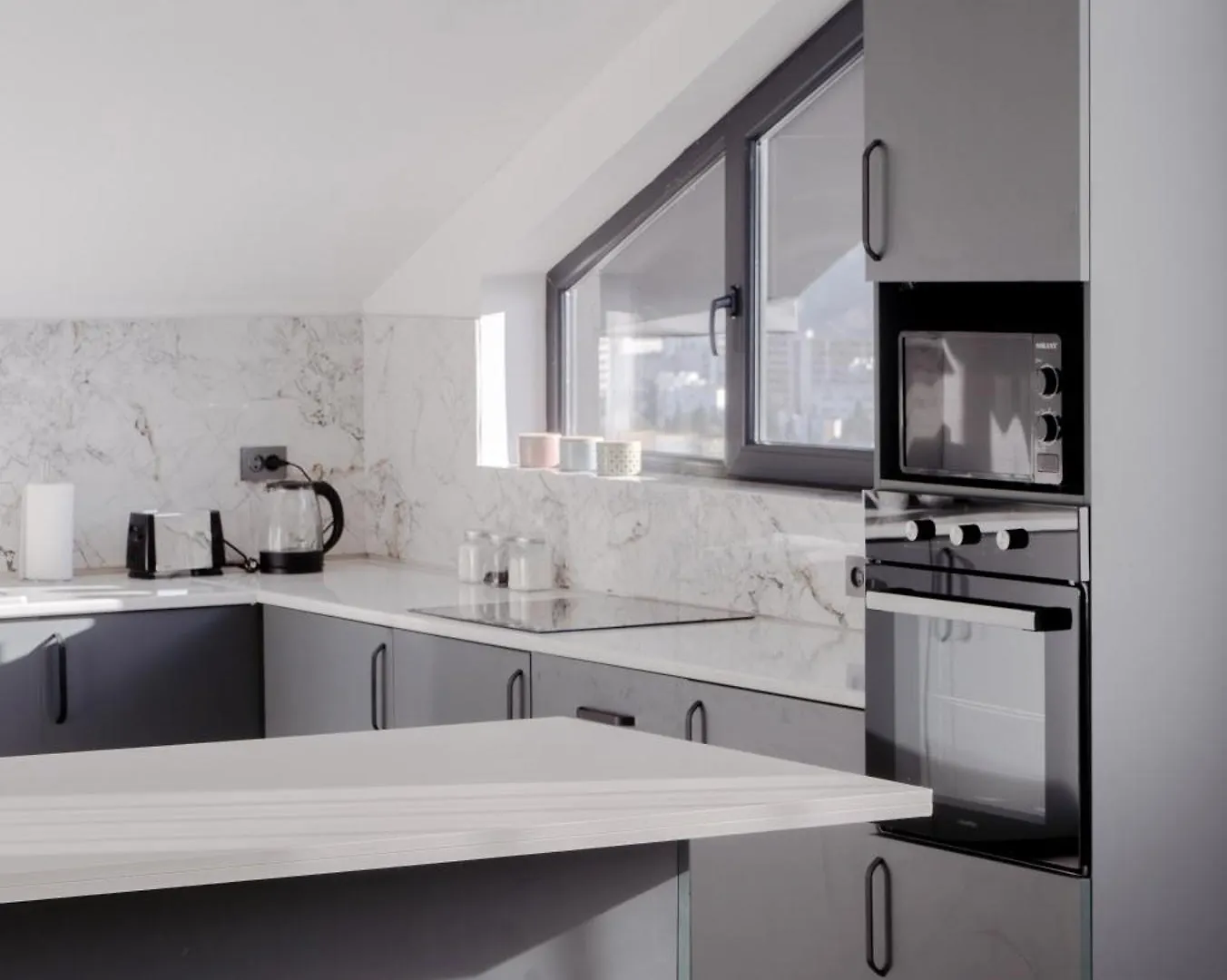 아파트 Niabi 3Bdr Mansard With City View 트빌리시 조지아