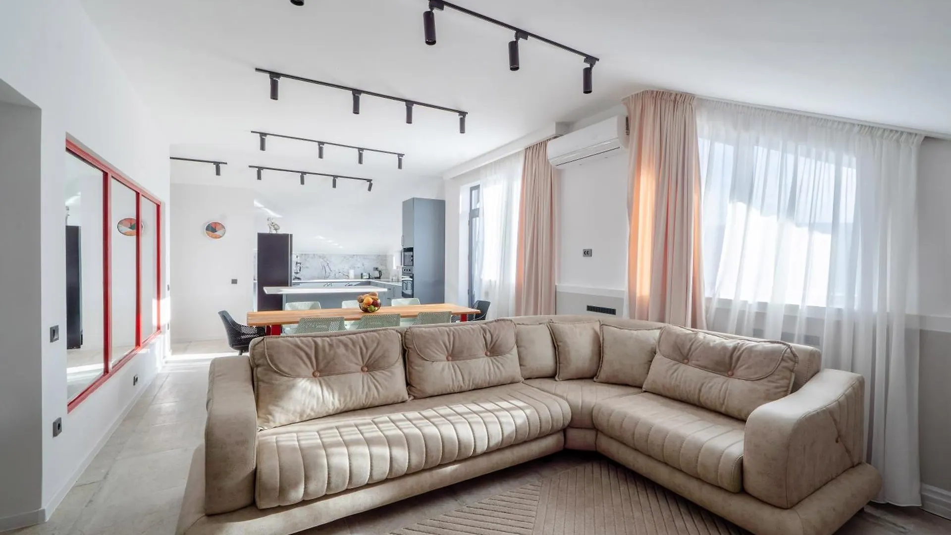 Niabi 3Bdr Mansard With City View 트빌리시