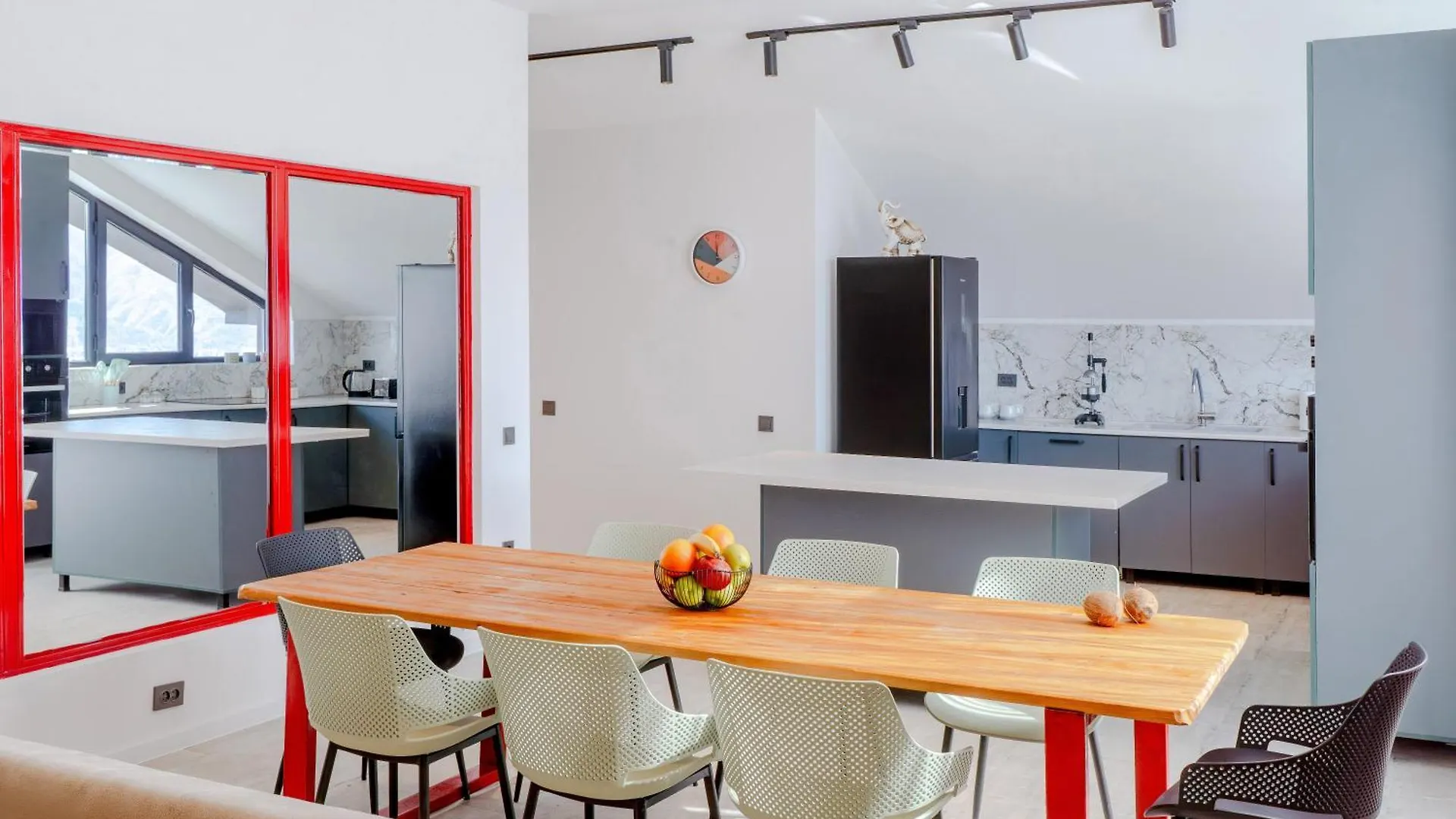 Niabi 3Bdr Mansard With City View 트빌리시 0*,  조지아