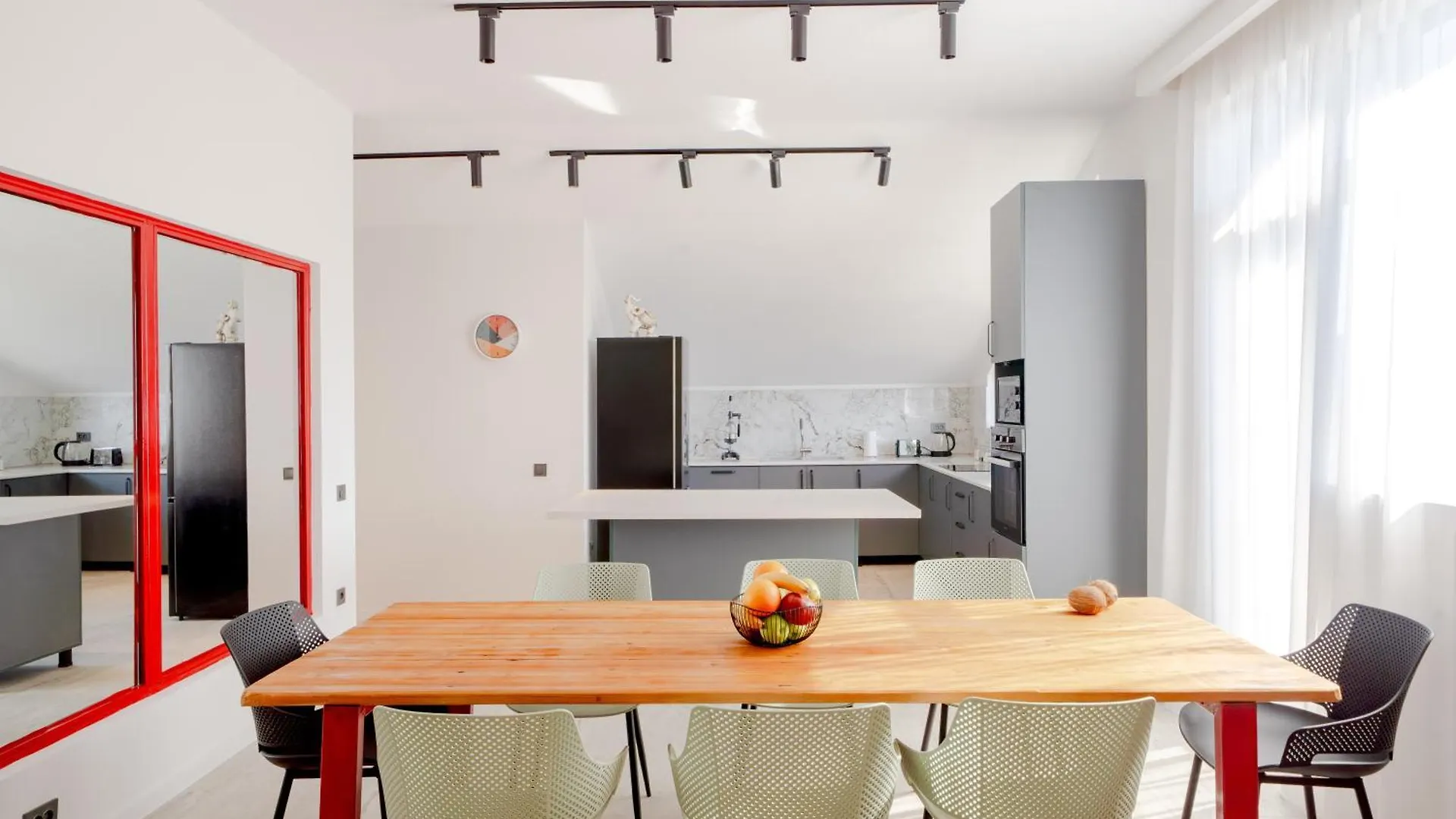 Niabi 3Bdr Mansard With City View 트빌리시