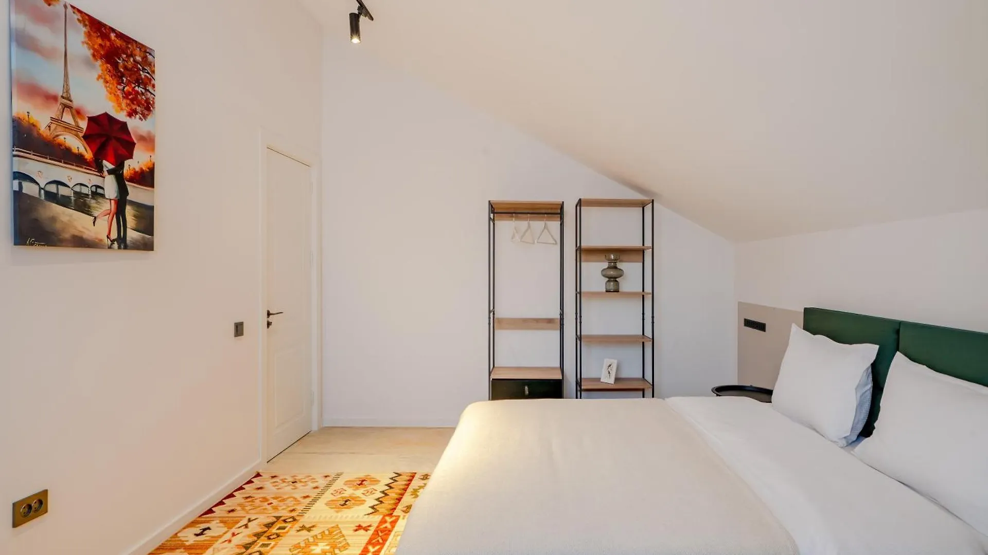 Niabi 3Bdr Mansard With City View 트빌리시 아파트