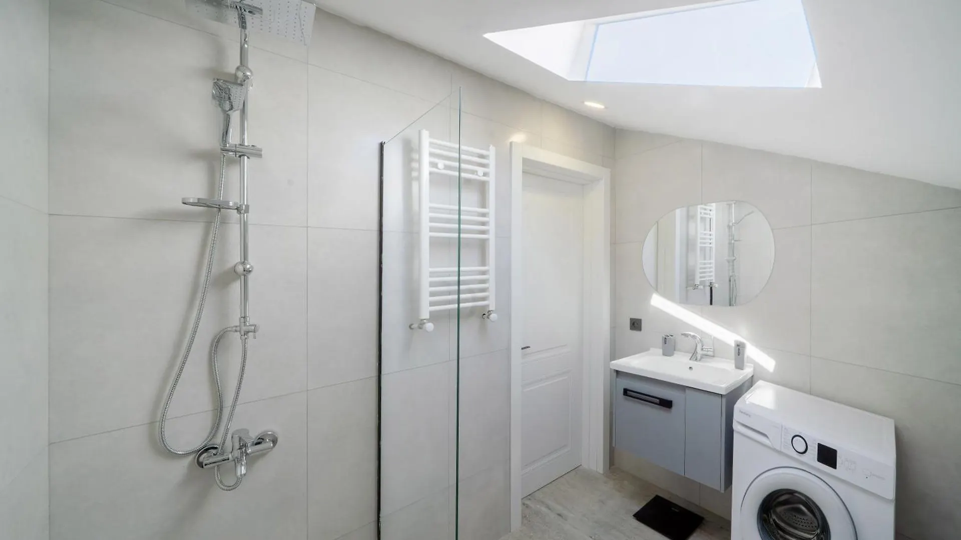 Apartamento Niabi 3Bdr Mansard With City View Tiflis